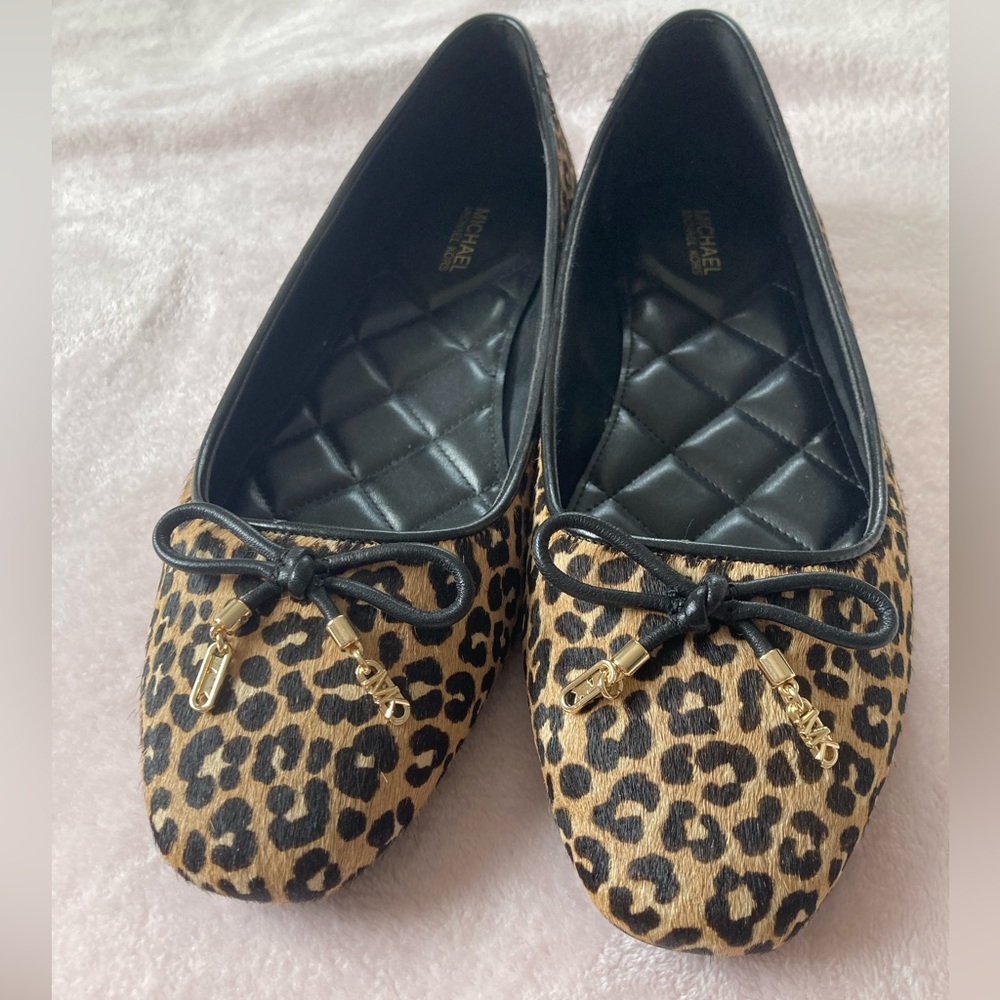 New Women's Michael Kors Leopard print flats. Size 9.5